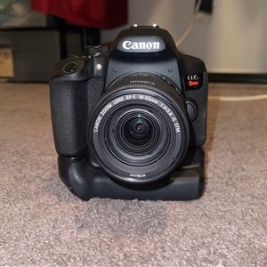 Canon T8I Bundle